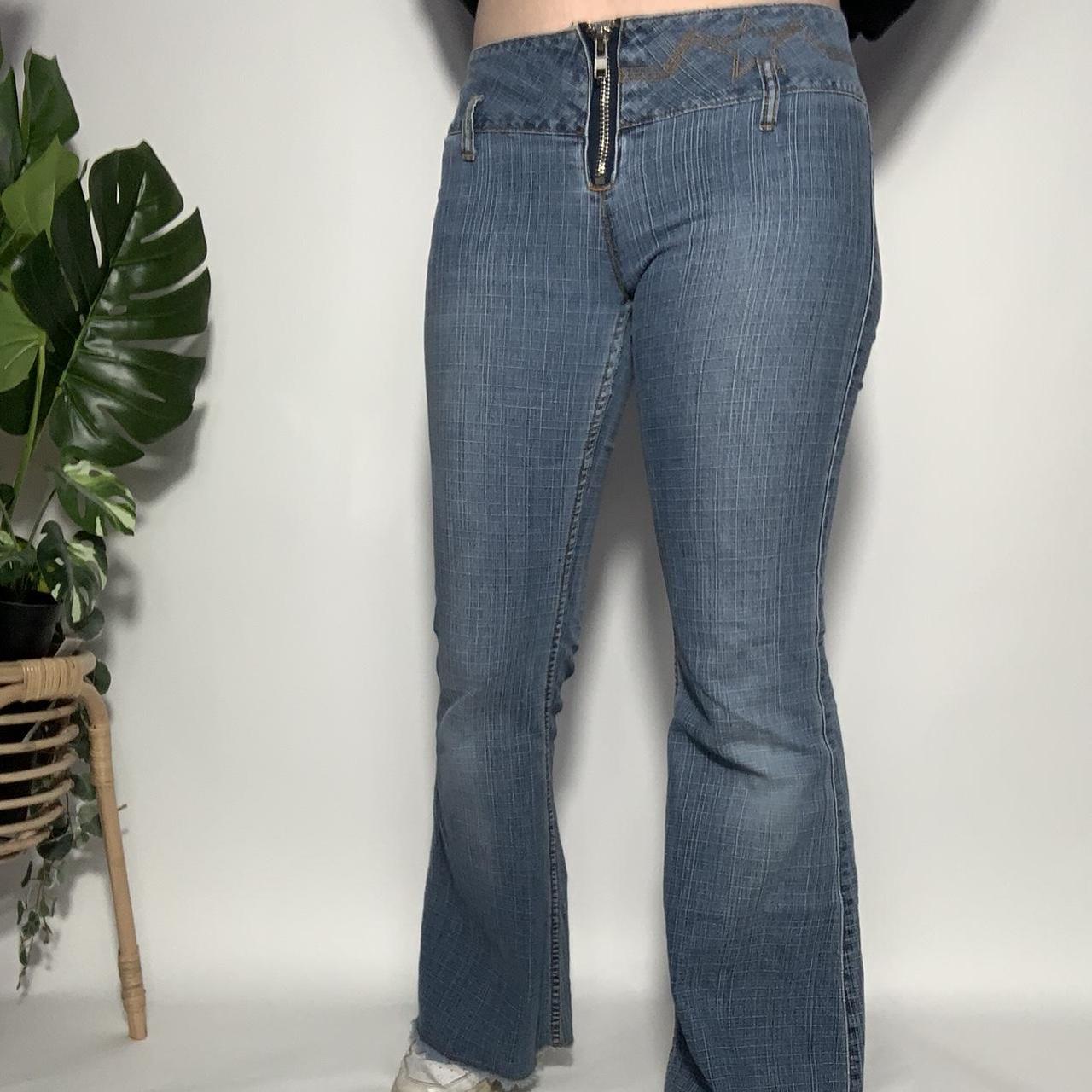 Vintage y2k low-waisted flared bootcut cutoff jeans with star embroidery