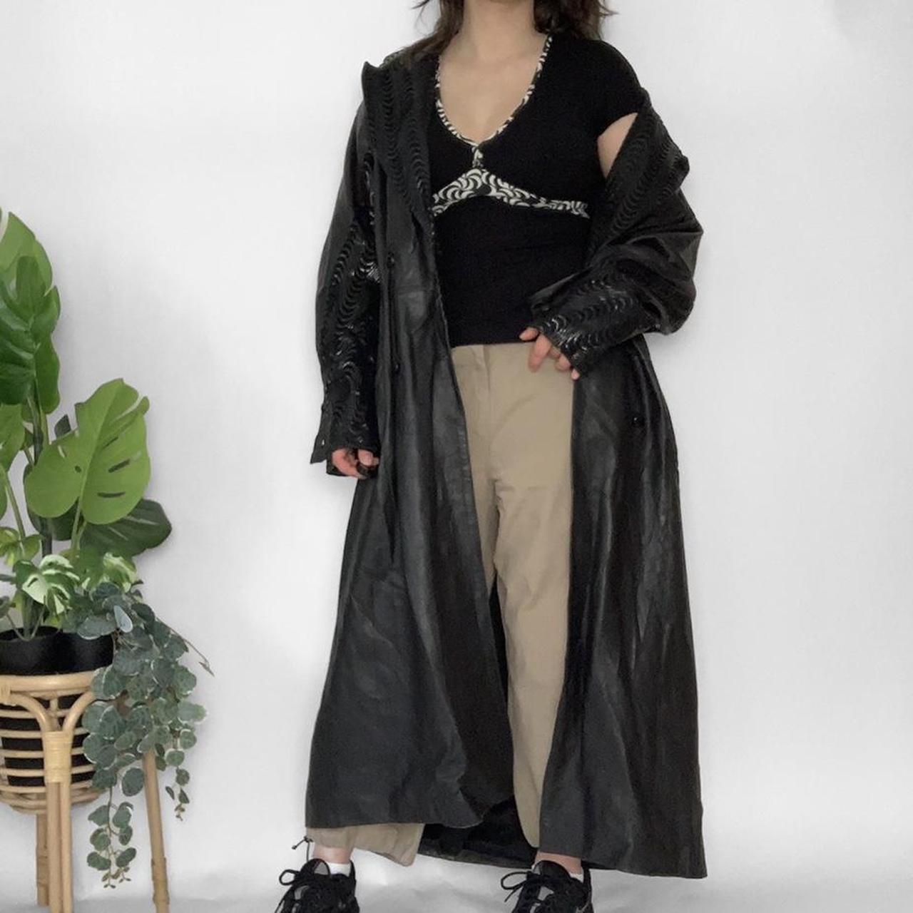 Stunning vintage 90s deadstock black leather trench coat | Shapiro