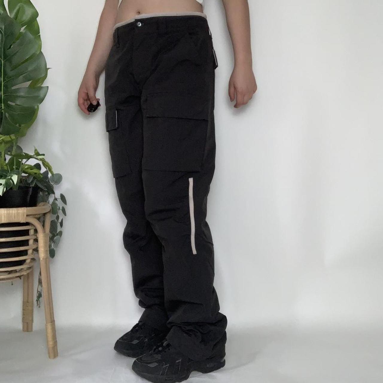 SUMMER STREETS vintage 90s black water resistant cargoes